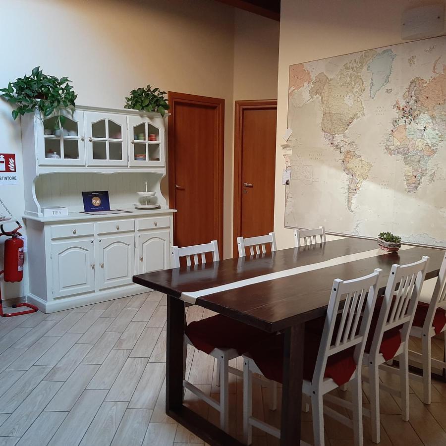 B & B La Casa di Nuvola Cantu Bagian luar foto